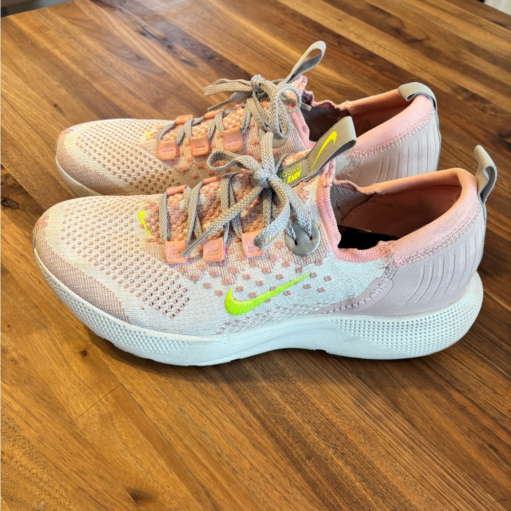 NIKE REACT ESCAPE RUN FLYKNIT